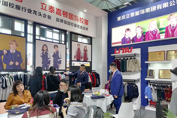 中國校服十大品牌-員工風采